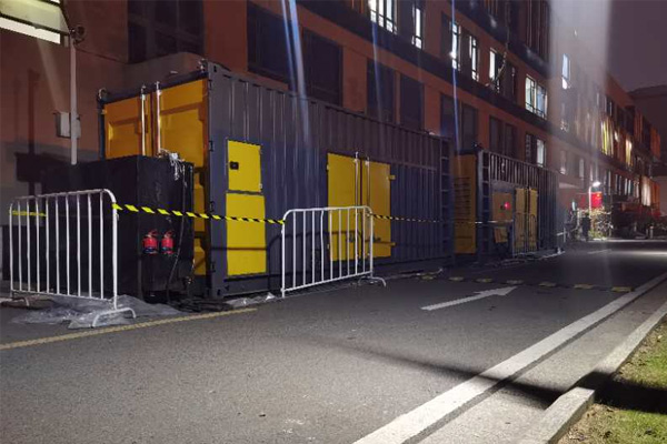 南和柴油发电机组的输出电压是如何调节的？