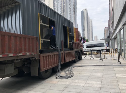 南和冷却液不足的情况下如何检查柴油发电机组？