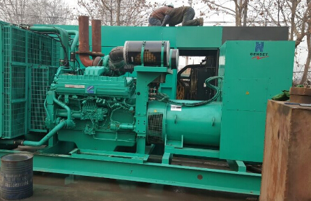 南和发电机组如何判断水冷式机油散热器内部是否需要清洗？